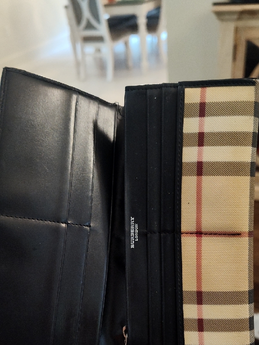 Burberry Bundle!  Burberry Novacheck Tote with Matching Wallet and Sunglasses - Picture 8 of 11